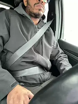 Snapshot of Jariushot3 chatting on February 4, 2026, 2:23 pm Jariushot3 online show from February 4, 2026, 2:23 pm