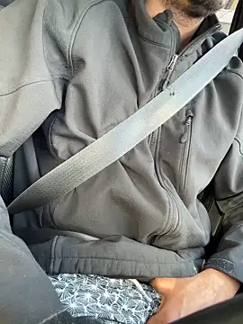 Snapshot of Jariushot3 chatting on February 13, 2026, 8:42 pm Jariushot3 online show from February 13, 2026, 8:42 pm