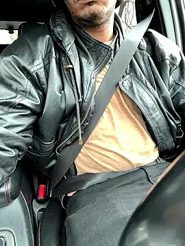 Snapshot of Jariushot3 chatting on January 8, 2026, 5:30 pm Jariushot3 online show from January 8, 2026, 5:30 pm