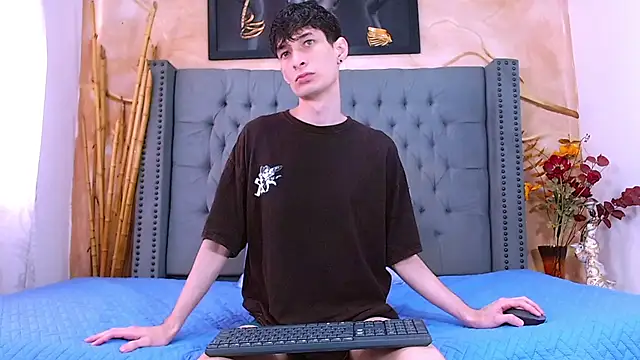 Snapshot of Luke_Carter chatting on December 2, 2025, 1:13 pm Luke Carter online show from December 2, 2025, 1:13 pm