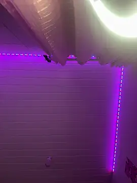 luluzinhax online show from April 19, 2026, 5:30 am