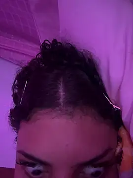 luluzinhax online show from April 10, 2026, 7:59 am