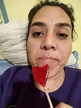 denissebombon online show from February 14, 2026, 2:56 am