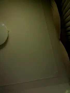 Snapshot of MrScrr chatting on October 1, 2025, 10:24 pm MrScrr online show from October 1, 2025, 10:24 pm