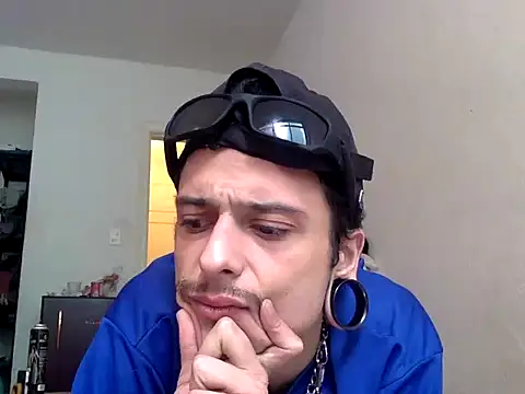 Snapshot of chrisalmeid_ chatting on November 2, 2025, 2:11 pm chrisalmeid online show from November 2, 2025, 2:11 pm