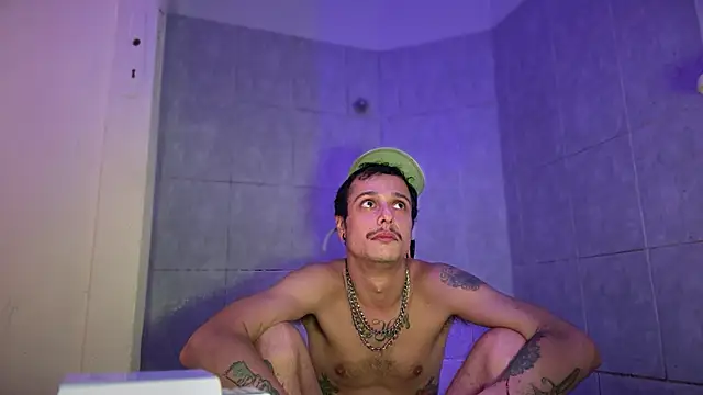 Snapshot of chrisalmeid_ chatting on February 2, 2026, 6:29 pm chrisalmeid online show from February 2, 2026, 6:29 pm