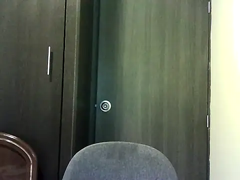 Valery  Rouse  online show from October 31, 2025, 12:51 am