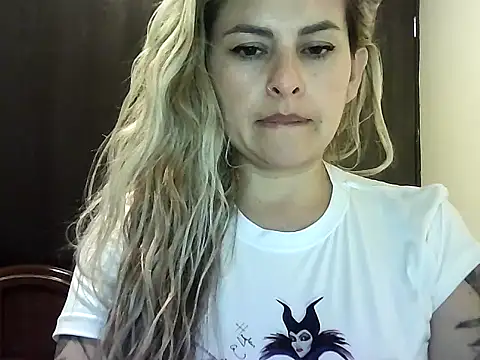 Valery  Rouse  online show from November 28, 2025, 4:12 am