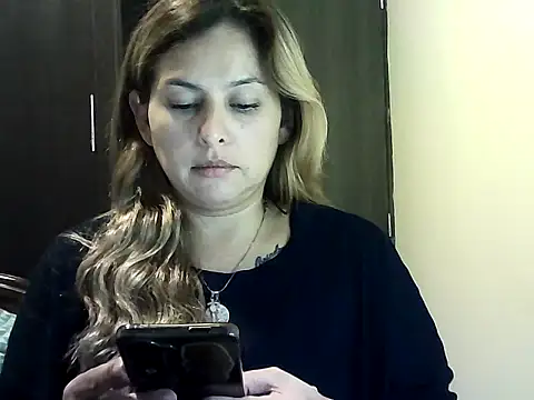 Valery  Rouse  online show from March 10, 2026, 11:31 pm