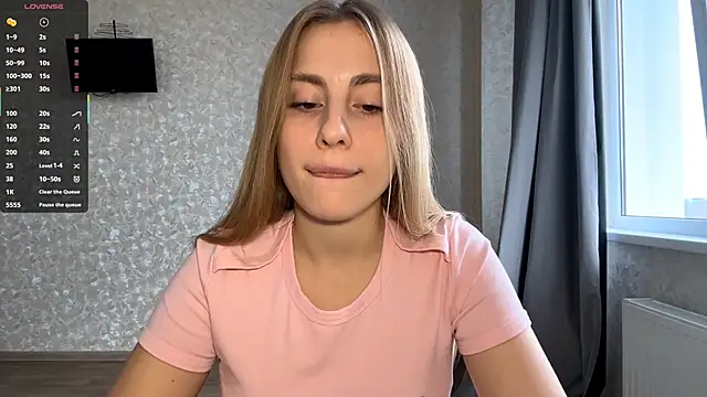 Snapshot of DreamyOlivia chatting on November 2, 2025, 11:26 am DreamyOlivia online show from November 2, 2025, 11:26 am