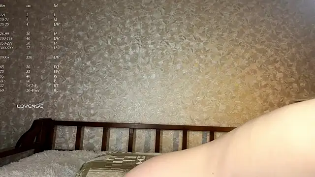 DreamyOlivia online show from April 7, 2026, 1:46 pm