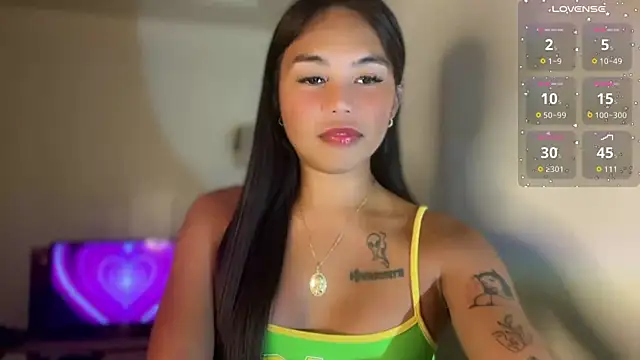 Snapshot of _petitegirlx69_ chatting on September 9, 2025, 3:43 pm  petitegirlx69  online show from September 9, 2025, 3:43 pm