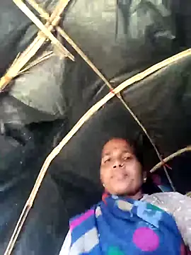 Snapshot of Hot-honi chatting on December 16, 2025, 10:08 am Hot-honi online show from December 16, 2025, 10:08 am