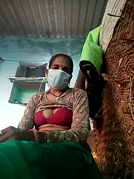 Snapshot of Hot-honi chatting on September 25, 2025, 12:33 pm Hot-honi online show from September 25, 2025, 12:33 pm