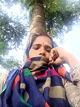 Snapshot of Hot-honi chatting on November 22, 2025, 8:24 am Hot-honi online show from November 22, 2025, 8:24 am