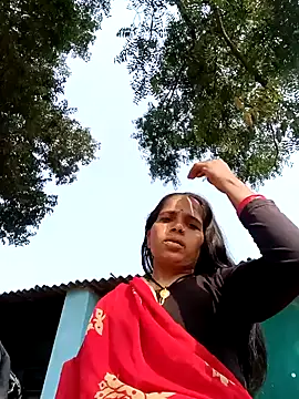 Snapshot of Hot-honi chatting on November 23, 2025, 5:39 am Hot-honi online show from November 23, 2025, 5:39 am