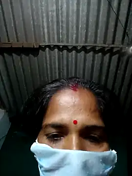 Snapshot of Hot-honi chatting on September 12, 2025, 10:42 pm Hot-honi online show from September 12, 2025, 10:42 pm