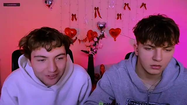 Snapshot of travis_wolf_ chatting on February 21, 2026, 9:44 am travis wolf online show from February 21, 2026, 9:44 am