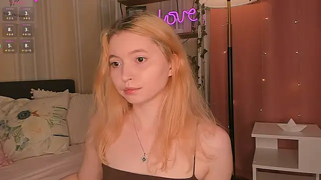 Snapshot of Ruminelle chatting on June 8, 2026, 11:33 am Ruminelle online show from June 8, 2026, 11:33 am
