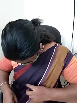 Snapshot of Tamil_Kavitha10 chatting on September 10, 2025, 1:21 pm Tamil Kavitha10 online show from September 10, 2025, 1:21 pm