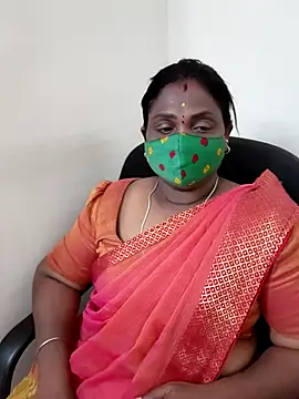 Snapshot of Tamil_Kavitha10 chatting on September 15, 2025, 3:23 pm Tamil Kavitha10 online show from September 15, 2025, 3:23 pm
