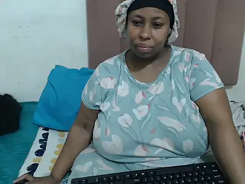 Chubby Queenx255 online show from October 15, 2025, 4:00 am