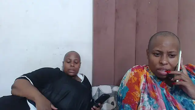 Chubby Queenx255 online show from December 17, 2025, 2:44 pm