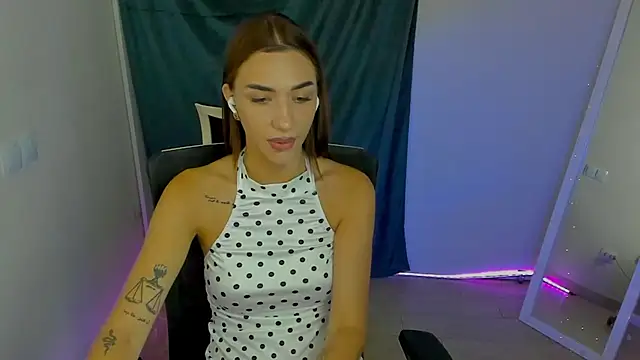 Snapshot of Bella_Night4 chatting on July 17, 2026, 7:05 am Bella Night4 online show from July 17, 2026, 7:05 am