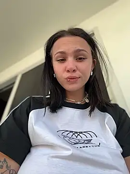 Snapshot of VendiMur chatting on November 30, 2025, 2:01 am VendiMur online show from November 30, 2025, 2:01 am