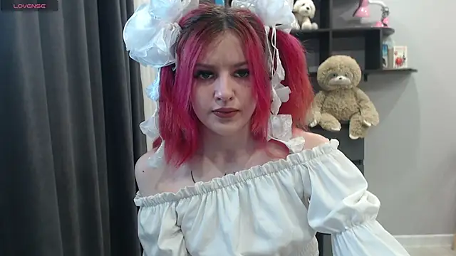 Snapshot of __Elina__ chatting on November 10, 2025, 7:24 am Elina online show from November 10, 2025, 7:24 am