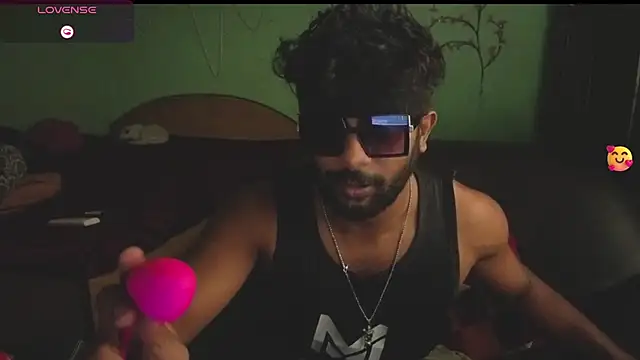 royeoy22 online show from April 13, 2026, 7:23 am