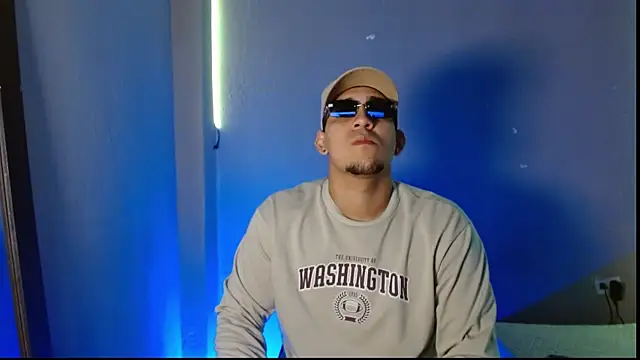 Snapshot of massimo_vidal_ chatting on December 5, 2025, 1:38 am massimo vidal online show from December 5, 2025, 1:38 am