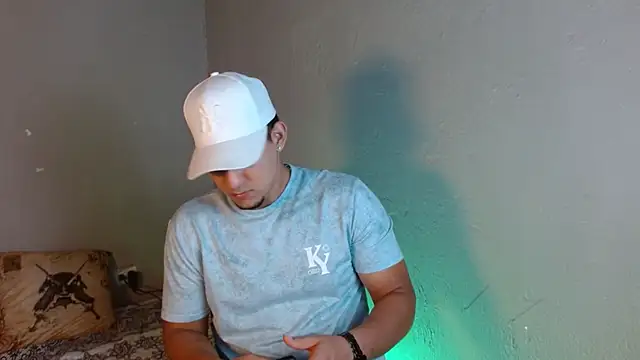 Snapshot of massimo_vidal_ chatting on November 7, 2025, 3:55 am massimo vidal online show from November 7, 2025, 3:55 am