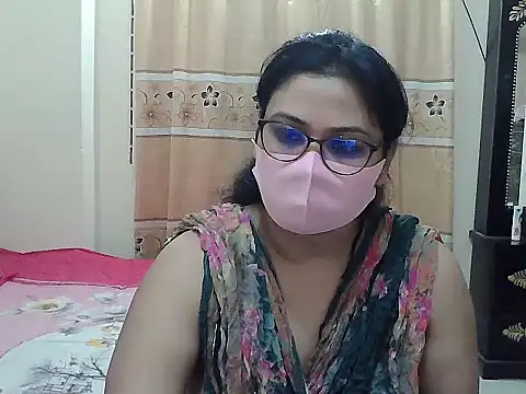 Snapshot of Elena_cruz5 chatting on November 12, 2025, 12:42 pm Elena cruz5 online show from November 12, 2025, 12:42 pm