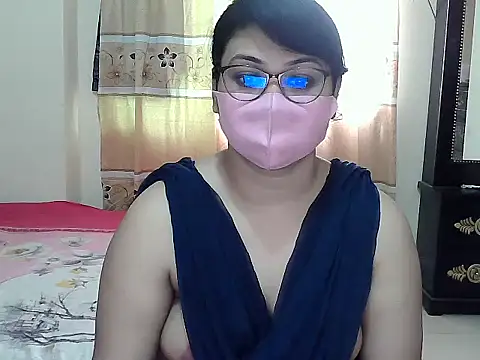 Snapshot of Elena_cruz5 chatting on November 1, 2025, 1:45 am Elena cruz5 online show from November 1, 2025, 1:45 am