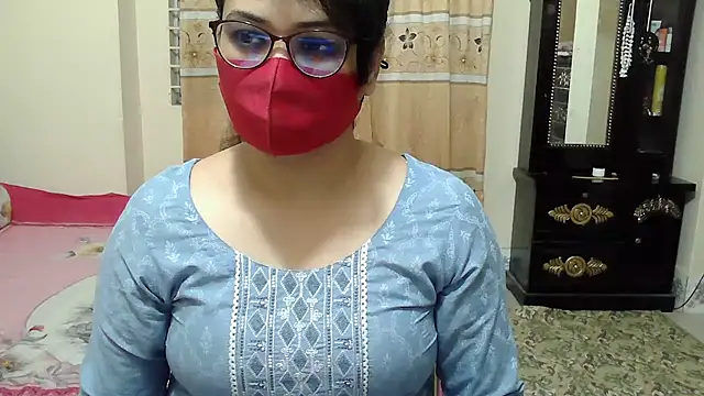 Snapshot of Elena_cruz5 chatting on December 15, 2025, 1:50 pm Elena cruz5 online show from December 15, 2025, 1:50 pm