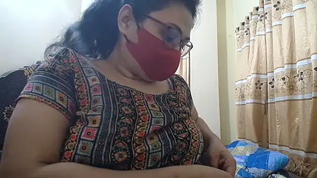 Elena cruz5 online show from March 27, 2026, 8:32 pm