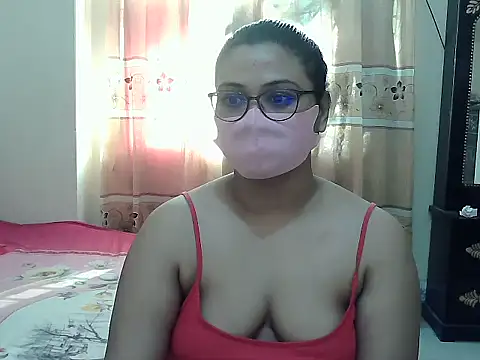 Snapshot of Elena_cruz5 chatting on November 10, 2025, 2:38 am Elena cruz5 online show from November 10, 2025, 2:38 am