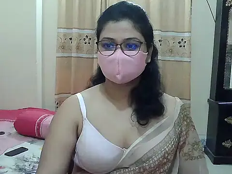 Snapshot of Elena_cruz5 chatting on November 5, 2025, 5:38 pm Elena cruz5 online show from November 5, 2025, 5:38 pm