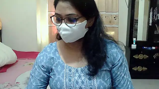 Snapshot of Elena_cruz5 chatting on November 20, 2025, 5:08 am Elena cruz5 online show from November 20, 2025, 5:08 am