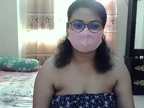 Snapshot of Elena_cruz5 chatting on October 26, 2025, 2:01 am Elena cruz5 online show from October 26, 2025, 2:01 am