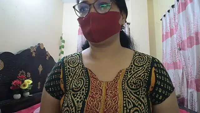 Elena cruz5 online show from March 11, 2026, 5:51 pm