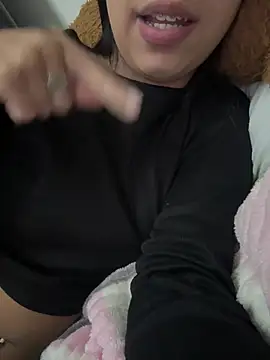 lulizoee online show from June 18, 2026, 6:24 pm