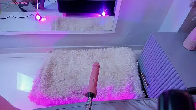 Snapshot of Mia_Valentine_ chatting on November 18, 2025, 8:12 pm Mia Valentine online show from November 18, 2025, 8:12 pm