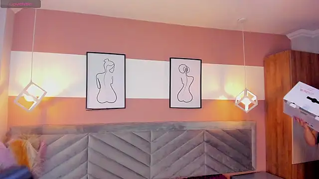 Mia Valentine  online show from February 25, 2026, 8:08 pm