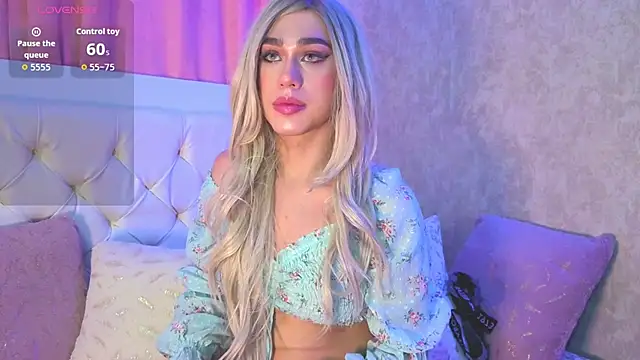 Snapshot of saraah_queen1 chatting on October 31, 2025, 4:42 am saraah queen1 online show from October 31, 2025, 4:42 am