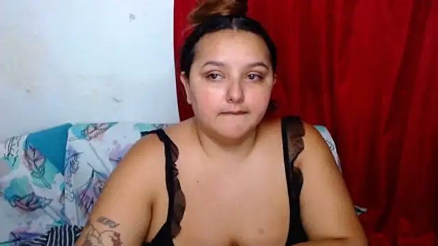 Snapshot of KeilyHall chatting on November 11, 2025, 4:07 am KeilyHall online show from November 11, 2025, 4:07 am