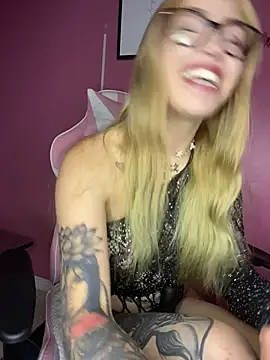 Snapshot of PrettyAshley_ chatting on June 25, 2026, 11:54 pm PrettyAshley online show from June 25, 2026, 11:54 pm
