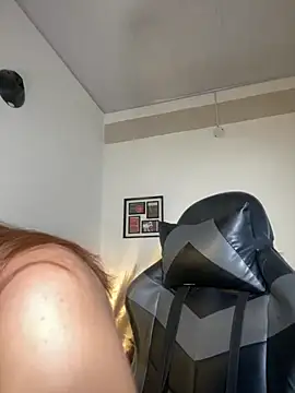 Snapshot of RedVelvet_Dream chatting on November 14, 2025, 8:12 pm RedVelvet Dream online show from November 14, 2025, 8:12 pm