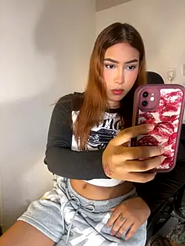 Snapshot of RedVelvet_Dream chatting on November 7, 2025, 10:24 pm RedVelvet Dream online show from November 7, 2025, 10:24 pm